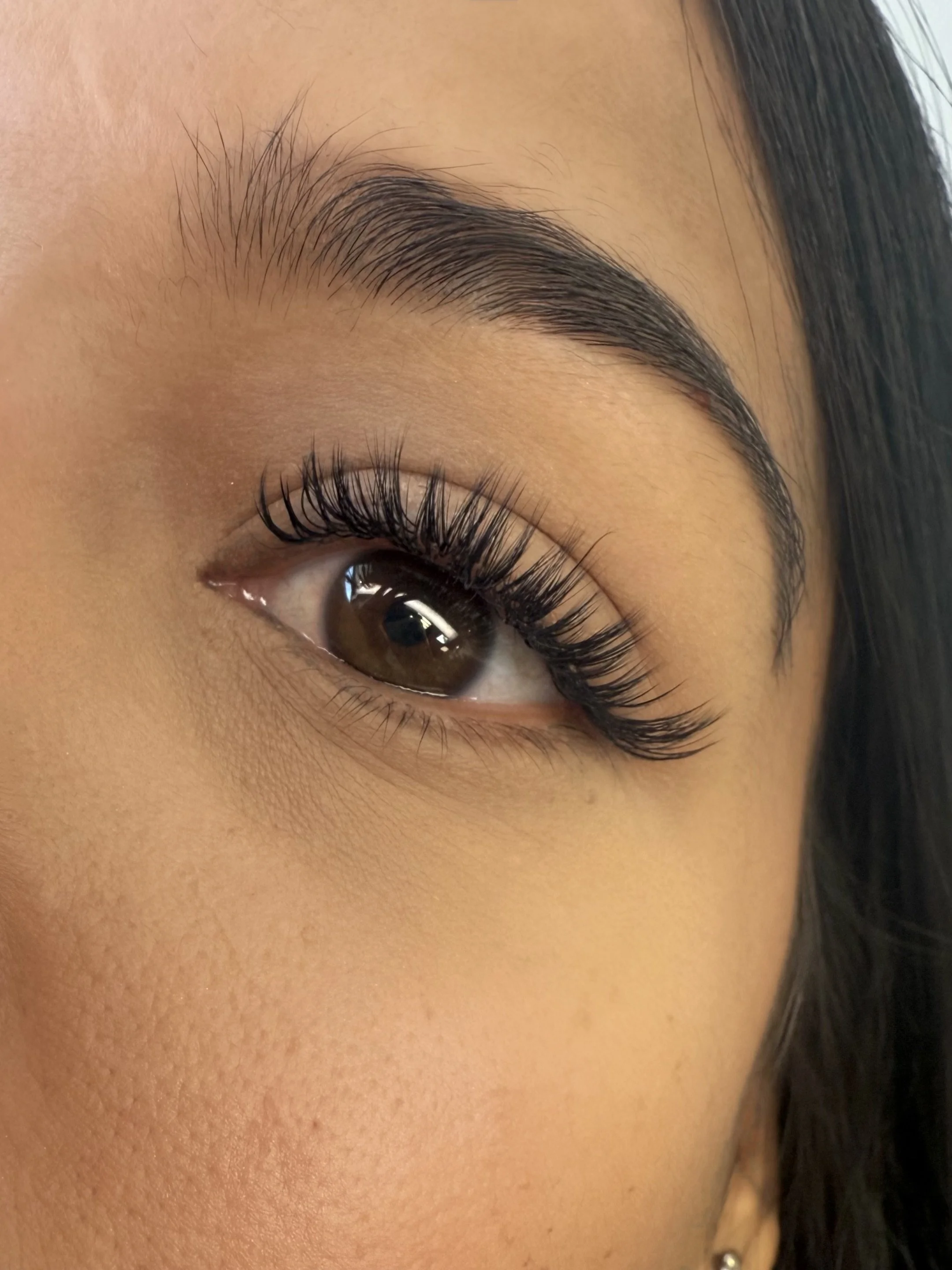 Back to Routine: The "Wet Look" Lash Trend Taking Over 2026