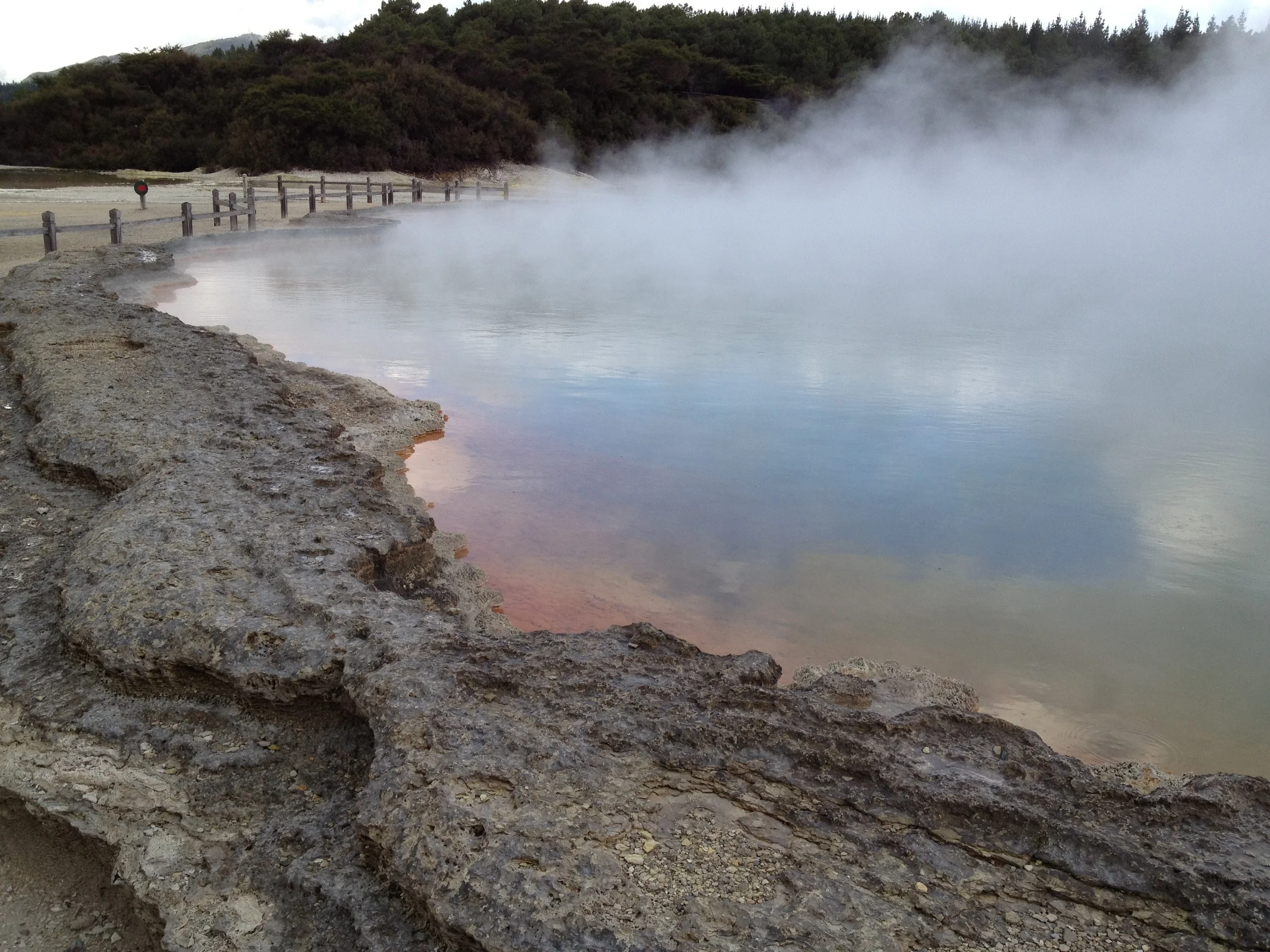 Wai o tapu.jpg
