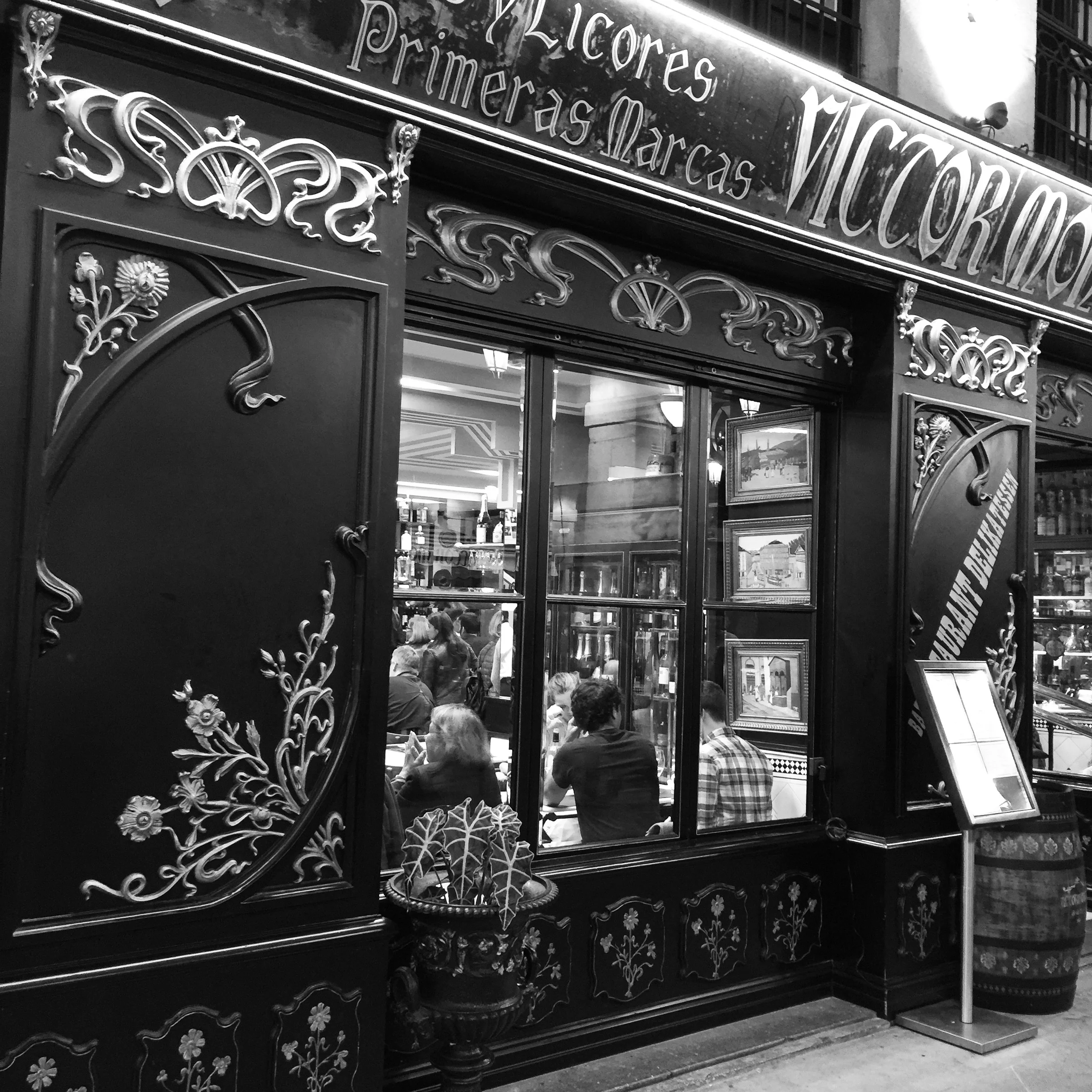 traditionelle Pintxos-Bar im Zentrum von Bilbao
