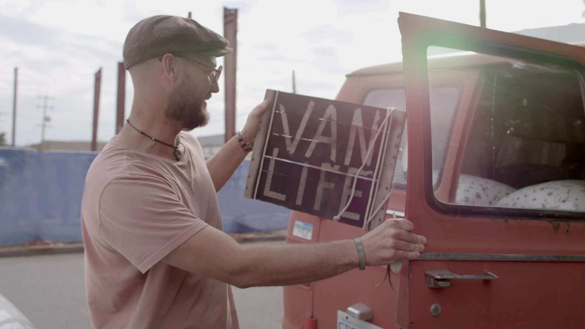 VANLIFE_02_Vanlife_Sign.jpg