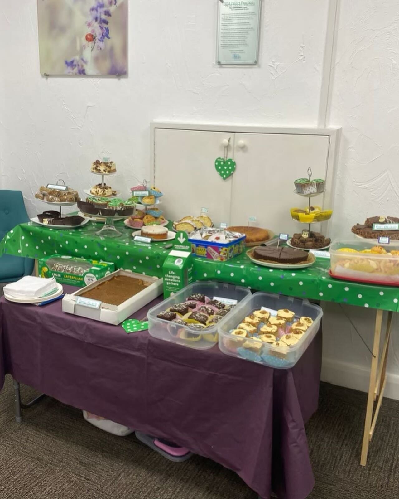 We have a great selection of cakes 🎂 🍰 🧁 all ready for you😁 
Be quick they might not last long, we might be dentists but we still eat cake❗️🤣

#macmillancancersupport #cakes #cakesale #charityevent #fundraising Denplan #denplan