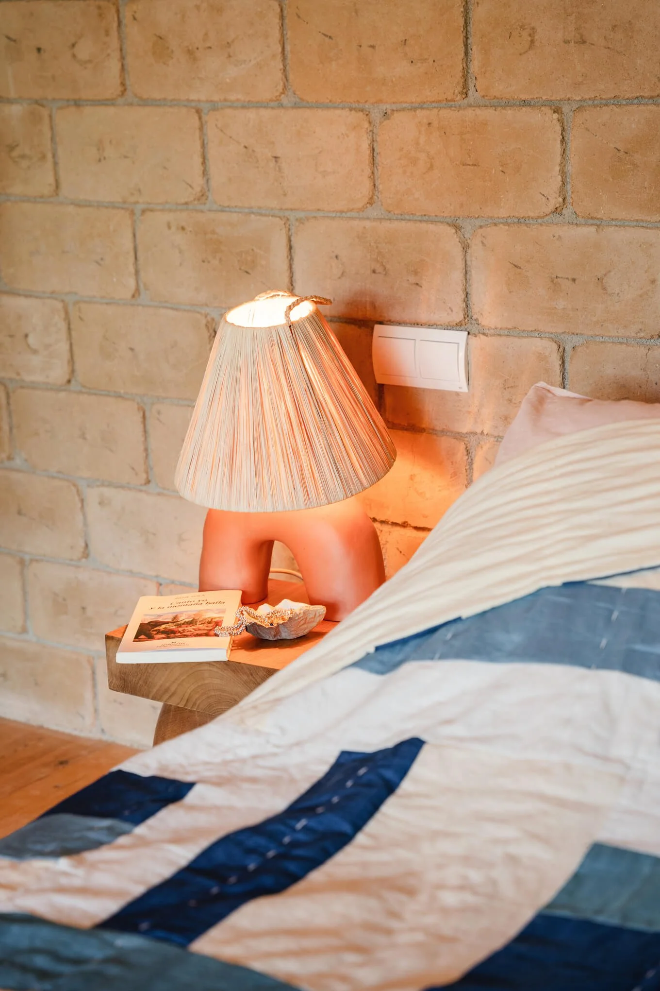 Casa Pinion bedroom interior captured by Julia Malinowska – calm atmosphere with neutral colors and textures
