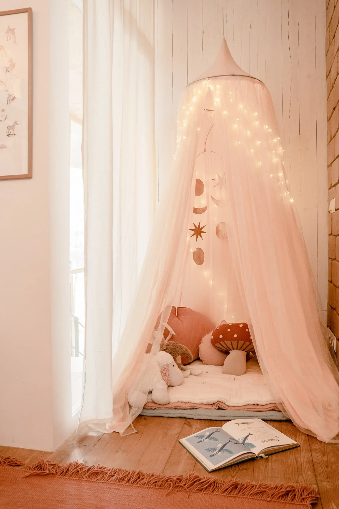 Casa Pinion kid bedroom interior captured by Julia Malinowska – calm atmosphere with neutral colors and textures