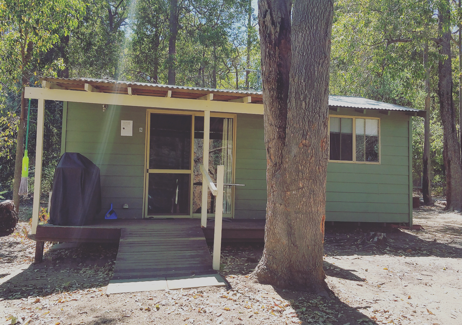 Cabins Lake Brockman Tourist Park
