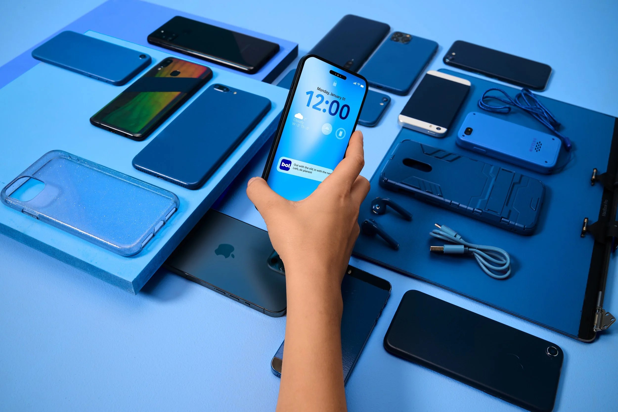 CO2 BOL_Refurbished_Q4_smart phone_ 12.jpg