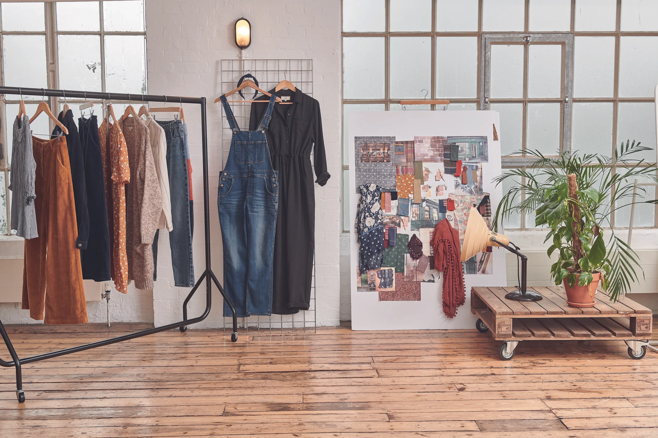 FatFace The Stylist Edit by Angie Smith_BTS_Available at Fatface.com From 28.08.19_BTS (3).jpg