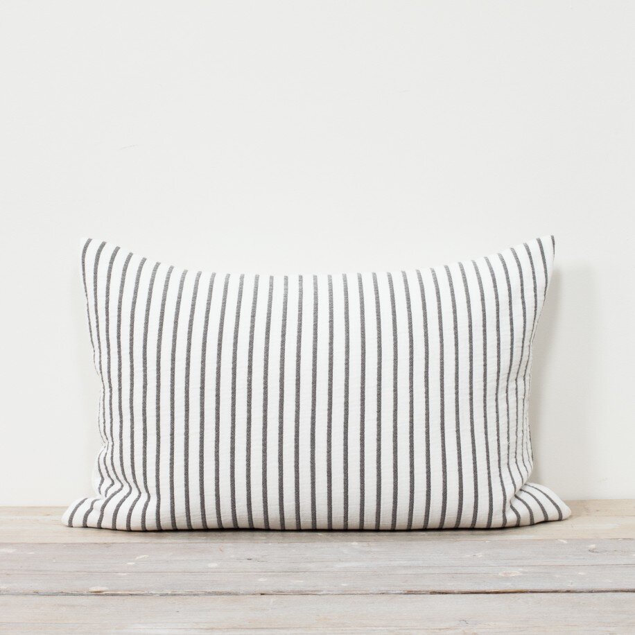 hikari-pillow-40x60cm-_-also-home-sq_1.jpg