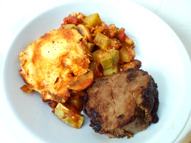One egg, 1/2 cup sauce and 70g beef Tenderloin
