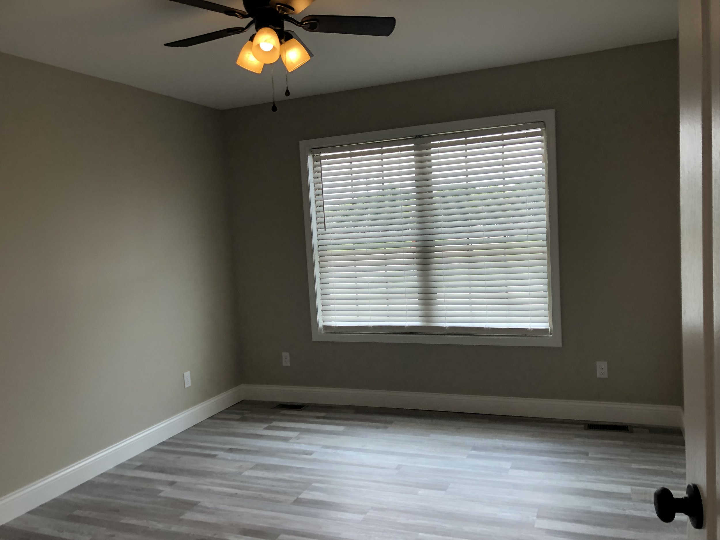 1820 Lewis - Front Bedroom.jpg