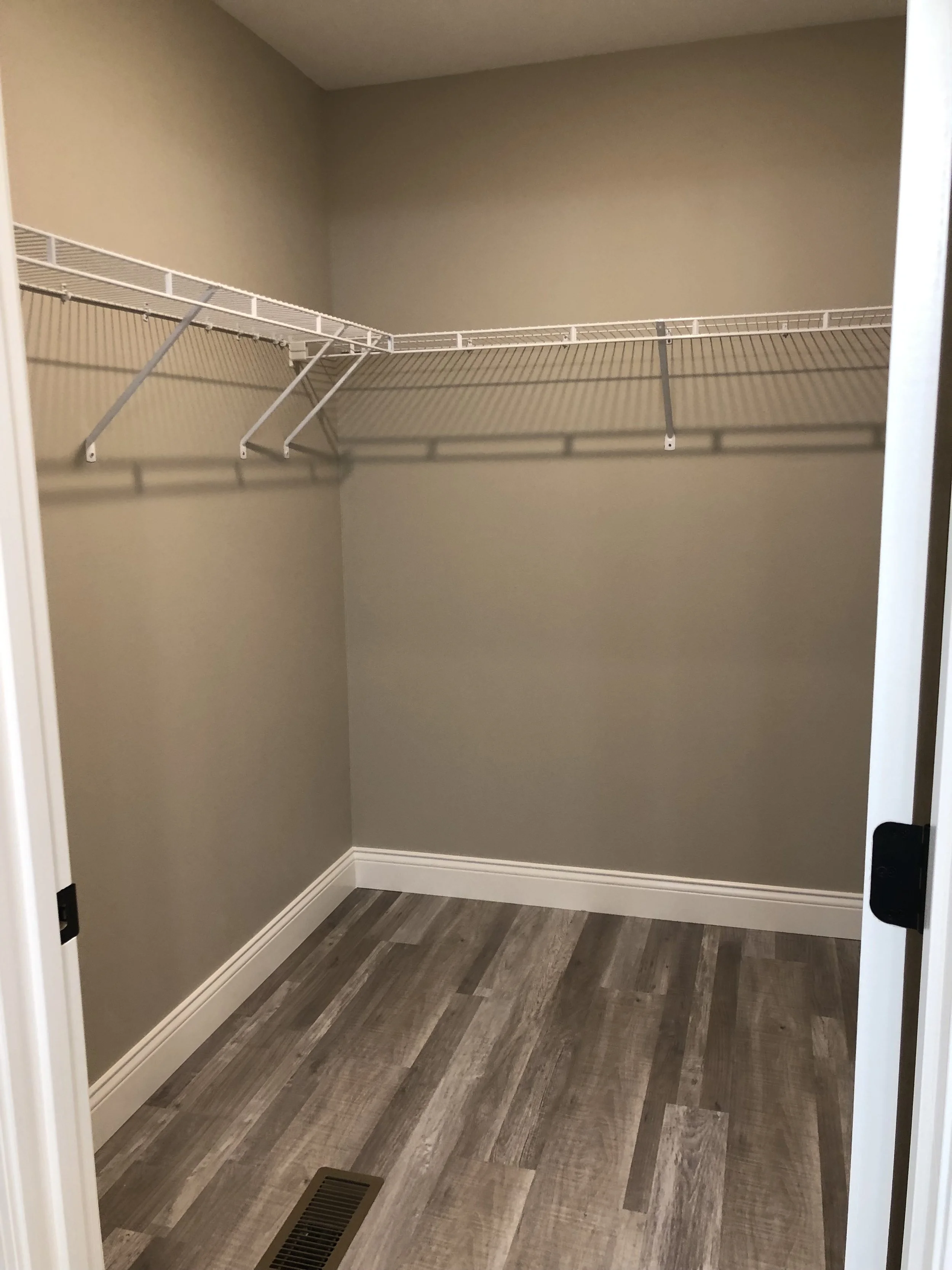 1820 Master Closet.jpg