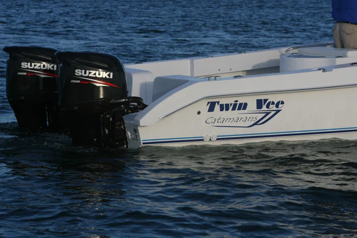 2016-Twin-Vee-26'-Ocean-Catamaran-Center-Console-140hp-Suzuki-Florida-Boats.jpg