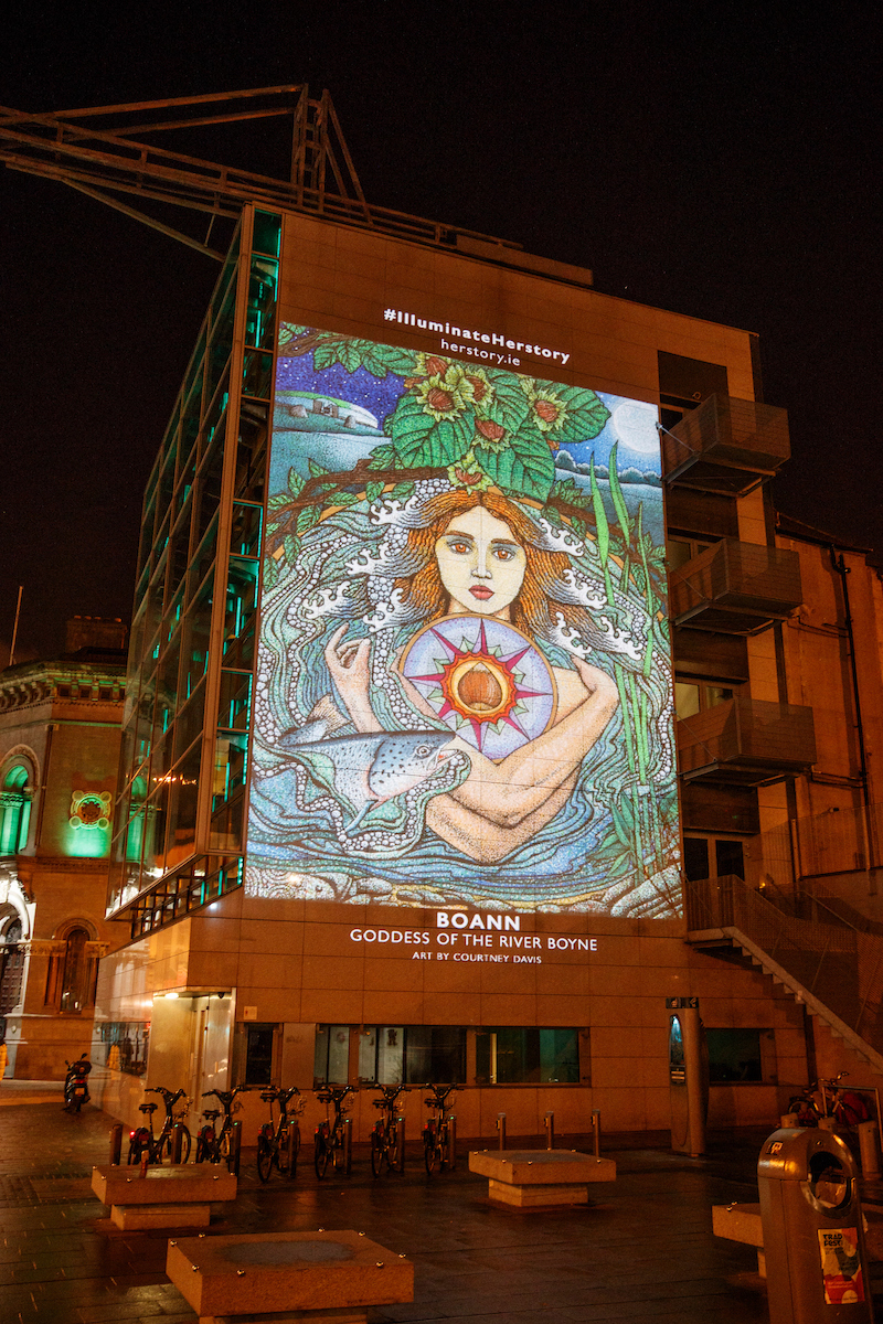 Art by Courtney Davis, Photo by Andres Poveda