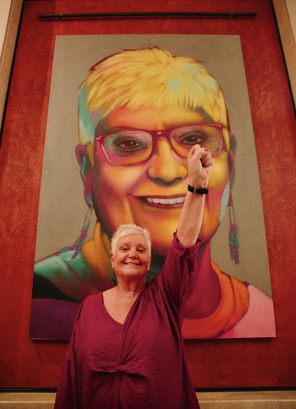 Peace Heroine Anne Carr with her portrait by FRIZ