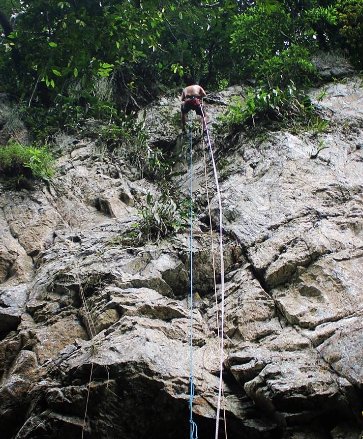 Tarapoto Adventure Excursions - Shilcayo River Abseiling - Descent.jpg