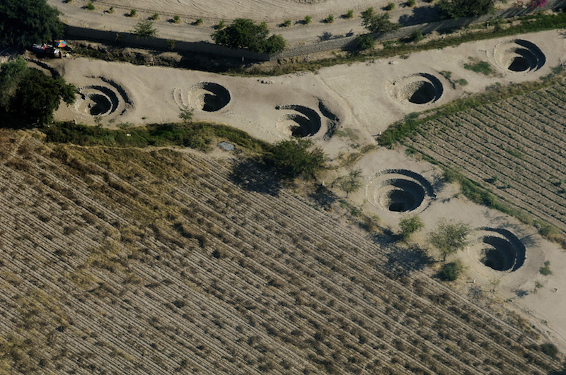 Paracas & Nazca Lines 3D - Cantalloc Aqueducts from above.jpg