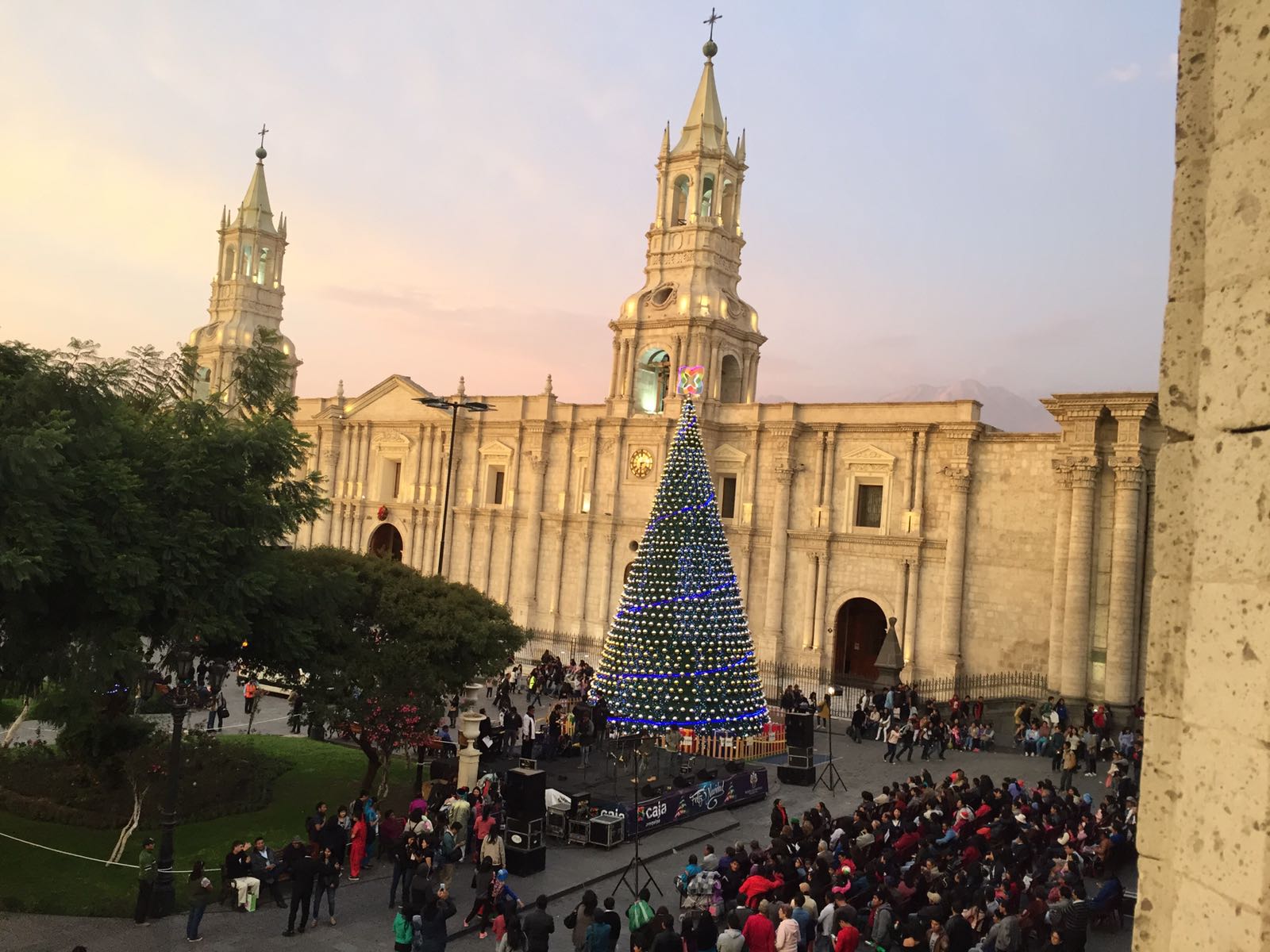 Dallas, Elana x 2 - Arequipa & Colca - Festive Plaza de Armas.jpg