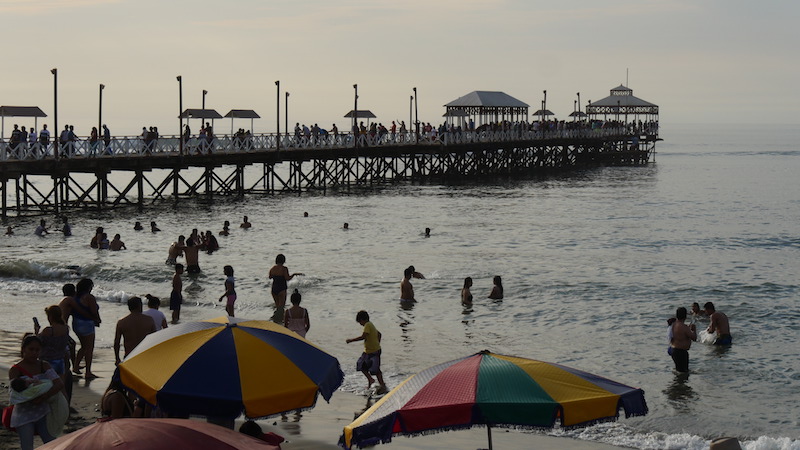 Huanchaco, La Libertad - Pier.JPG