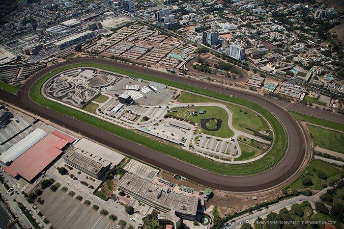 Horse Racing in Lima - Hipodromo de Monterrico7.jpg