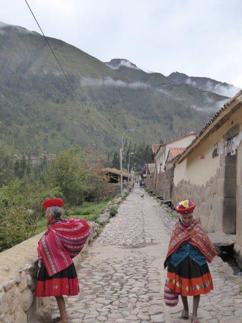 Spry x 2 - Cusco & MaPi - Ollantaytambo Ladies.jpg