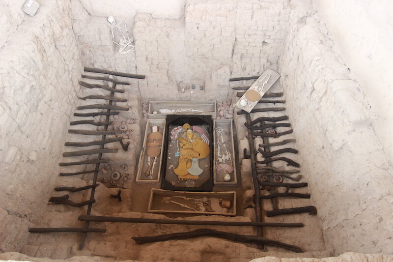 Sartin x 2 - Moche Tour - Sipan, Chiclayo - Burial Reconstruction.jpg