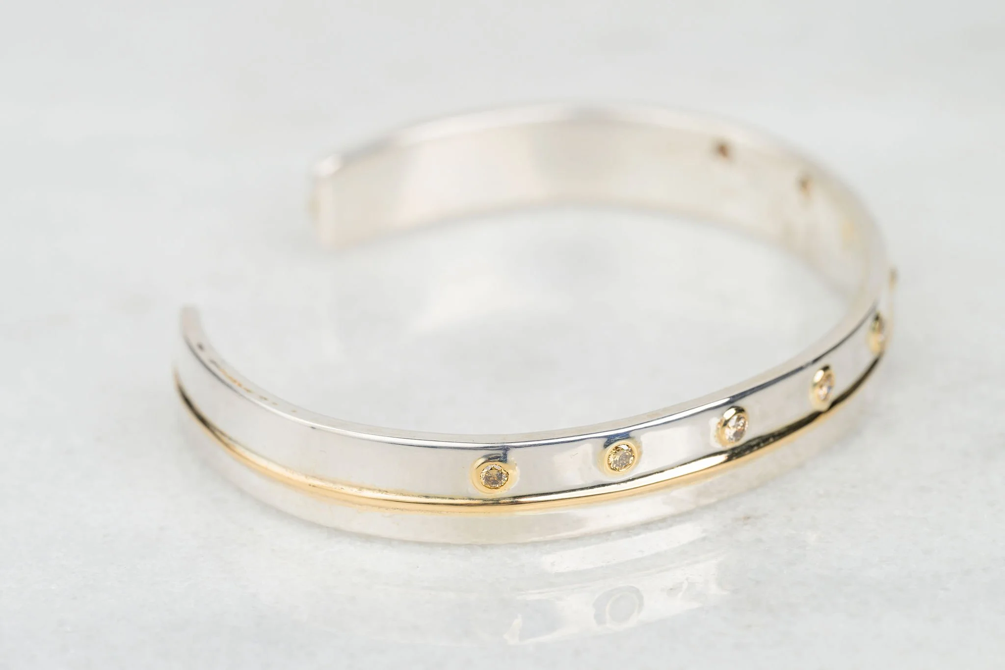 gold_cognac_diamond_silver_gold_cuff_side.jpg