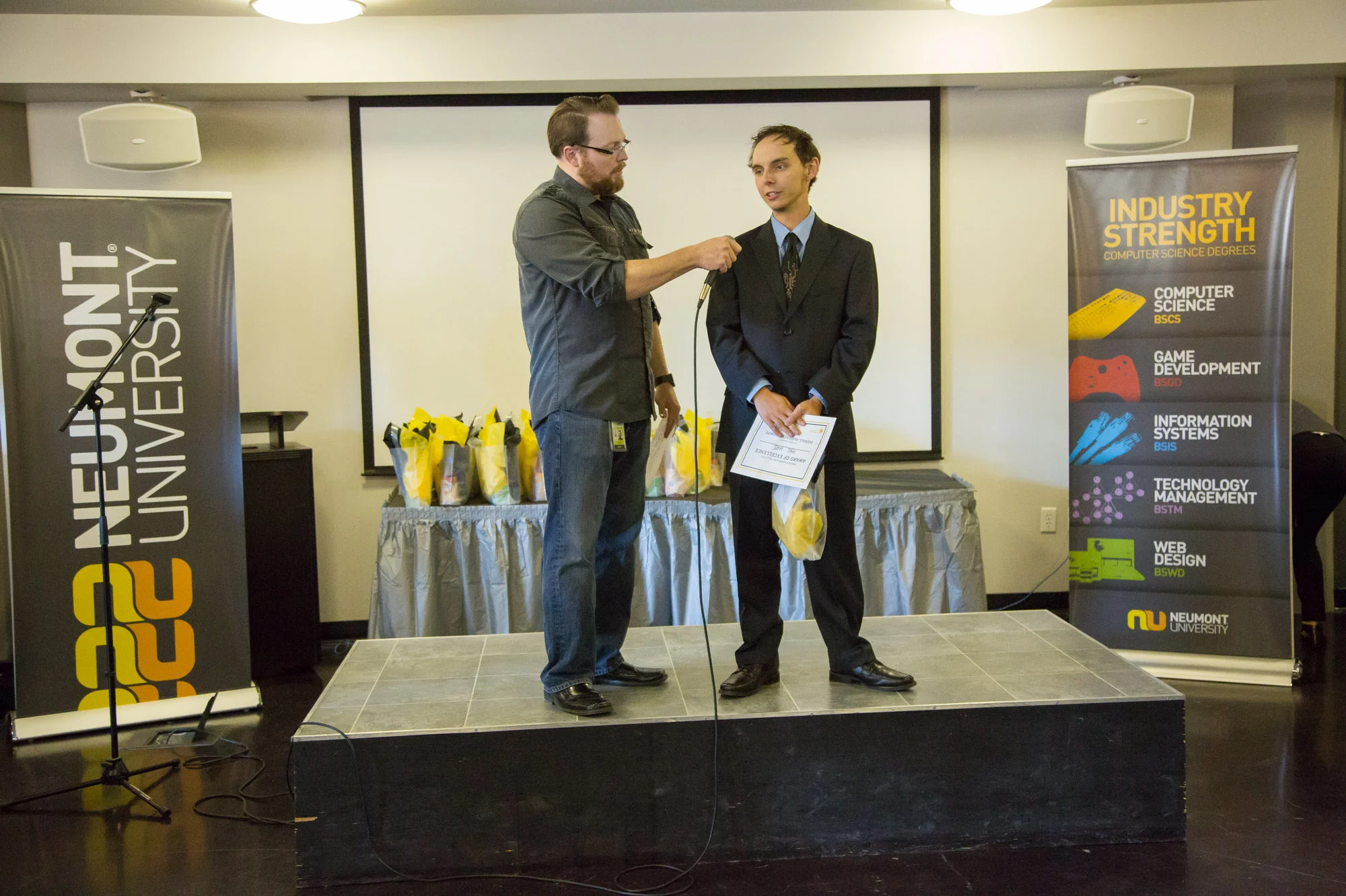 Kyle Kacprzynski's Mydi MIDI was name the audience favorite at Project Showcase. 