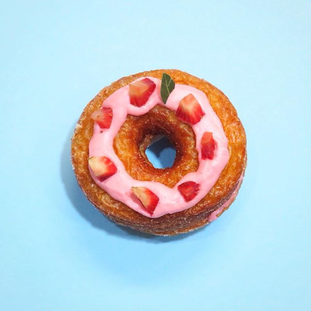 Celebrating the long weekend with Strawberry cronut (croissant + donut) from Paris Baguette 😍#foodporn #bakery #pastry #cronut #strawberry #foodoftheday #foodpics #sweet #sweettooth #bestoftheday #photographer #love #parisbaguette #baked #photoofthe