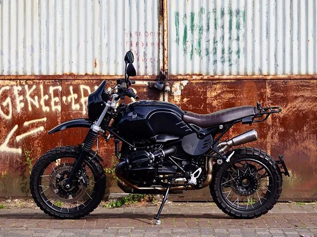 Enjoy the #weekend #ride @bmwmotorrad #bmwrnineturbangs #makelifearide #urbangs #rninet #bmwmotorrad #bmw #bmwmotorcycle #bmwmotorcycles #bmwscrambler #bmwmoto #blackbmw #motorrad #bmwmotorradheritage #scrambler #motorcycle #unitgarage #jwspeaker #mo
