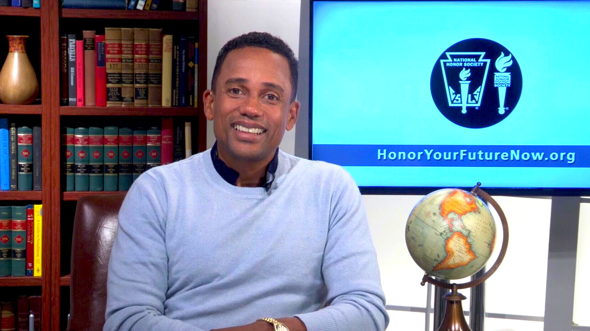 Bookcase-Monitor-Upstairs-HillHarper.jpg