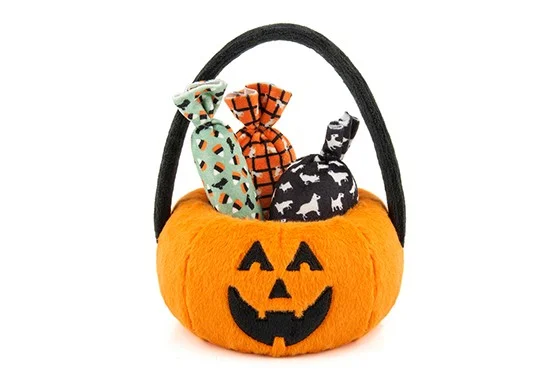 howl-o-ween_treat_basket_by_p.l.a.y._front.jpg