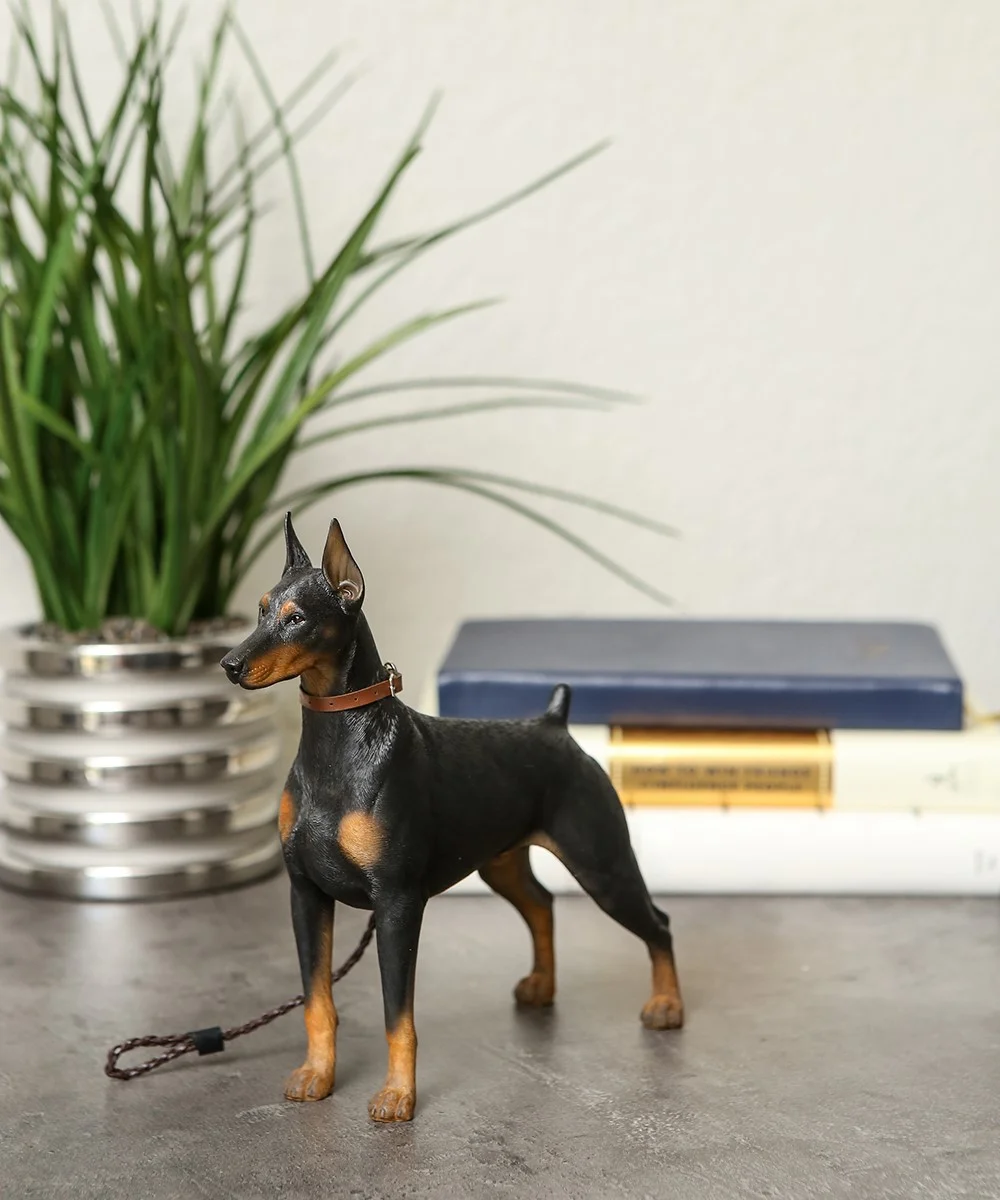 Doberman - statue.jpg
