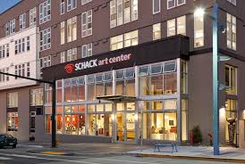 The Schack Art Center The Schack Art Center is a community gathering place where people come to visit, take classes, make acquaintances, and experience life. The Center is a unique setting for events filled with artwork, nearby parking and located in the heart of downtown Everett at 2921 Hoyt Ave.