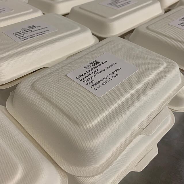 💥Bao Kits at the ready!💥 These ones are Crispy Cauliflower Bao (Vegan) delivered chilled for you to reheat and assemble at home (full instructions included) 🌱🚗🇹🇭
.
.
.
.
.
.
.
.
.
.
.
.
#tikksthaikitchen #tikksthai #baokitsdelivery #crispycauli