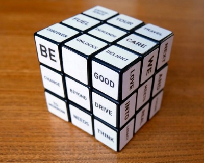 slogan_cube.jpg