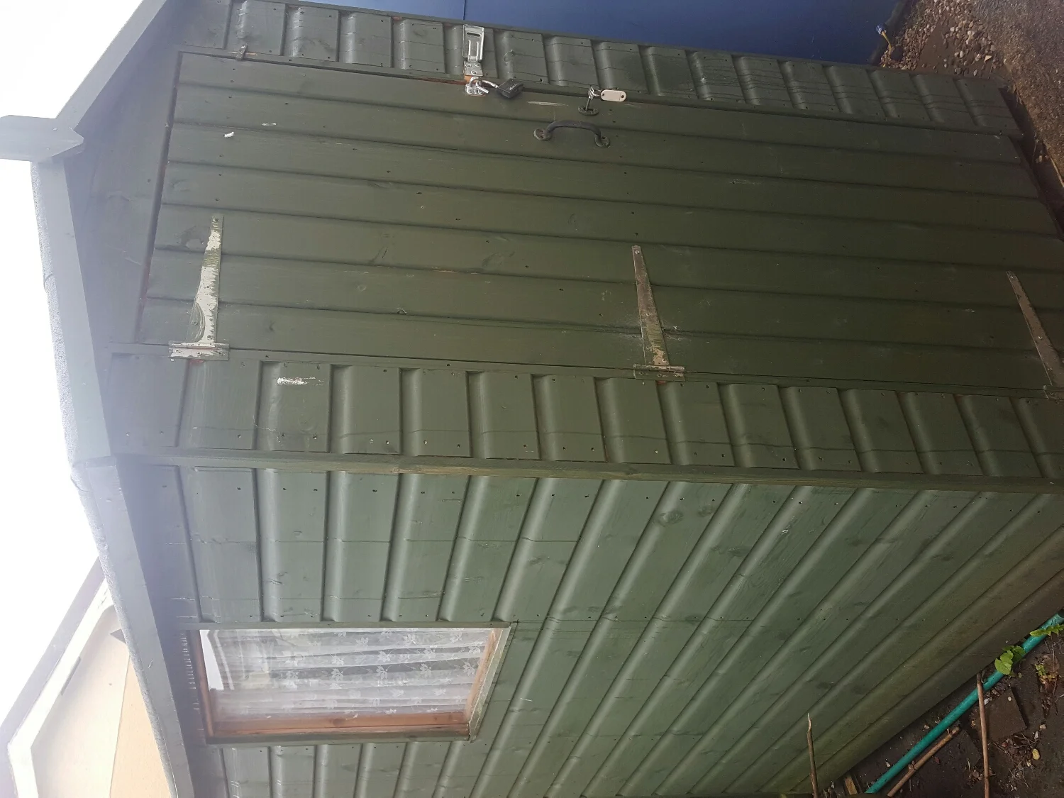 Rebecca contacted us when the residential site told her that her wooden shed fell outside of the fire safety regulations. We attended site and carried out flame proofing application and issued all the relevant British Standard certification to show that she was making all the relevant steps to comply with the laws.