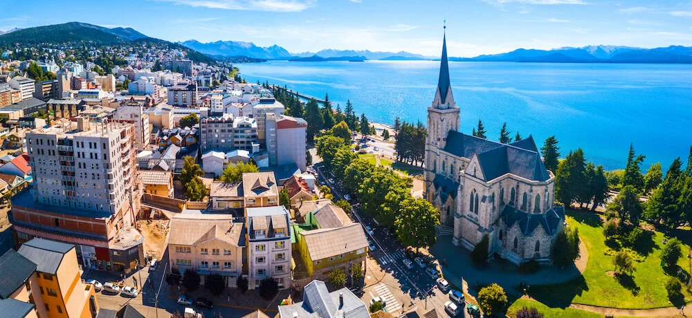Our luxury art hotel is situated in San Carlos de Bariloche, Patagonia.