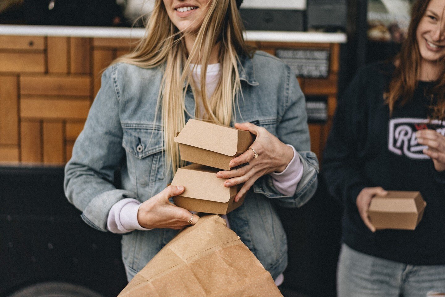 This week's POP UPS start tomorrow!⁠
Check out below to see if we are in your town...⁠
⁠
WED // Whanganui⁠
THU // Dannevirke &amp; Memorial Park⁠
FRI // Feilding &amp; Memorial Park⁠
SAT / Memorial Park⁠
⁠
⁠
⁠
#comesayhi #burgerlovers #treatyoself #f