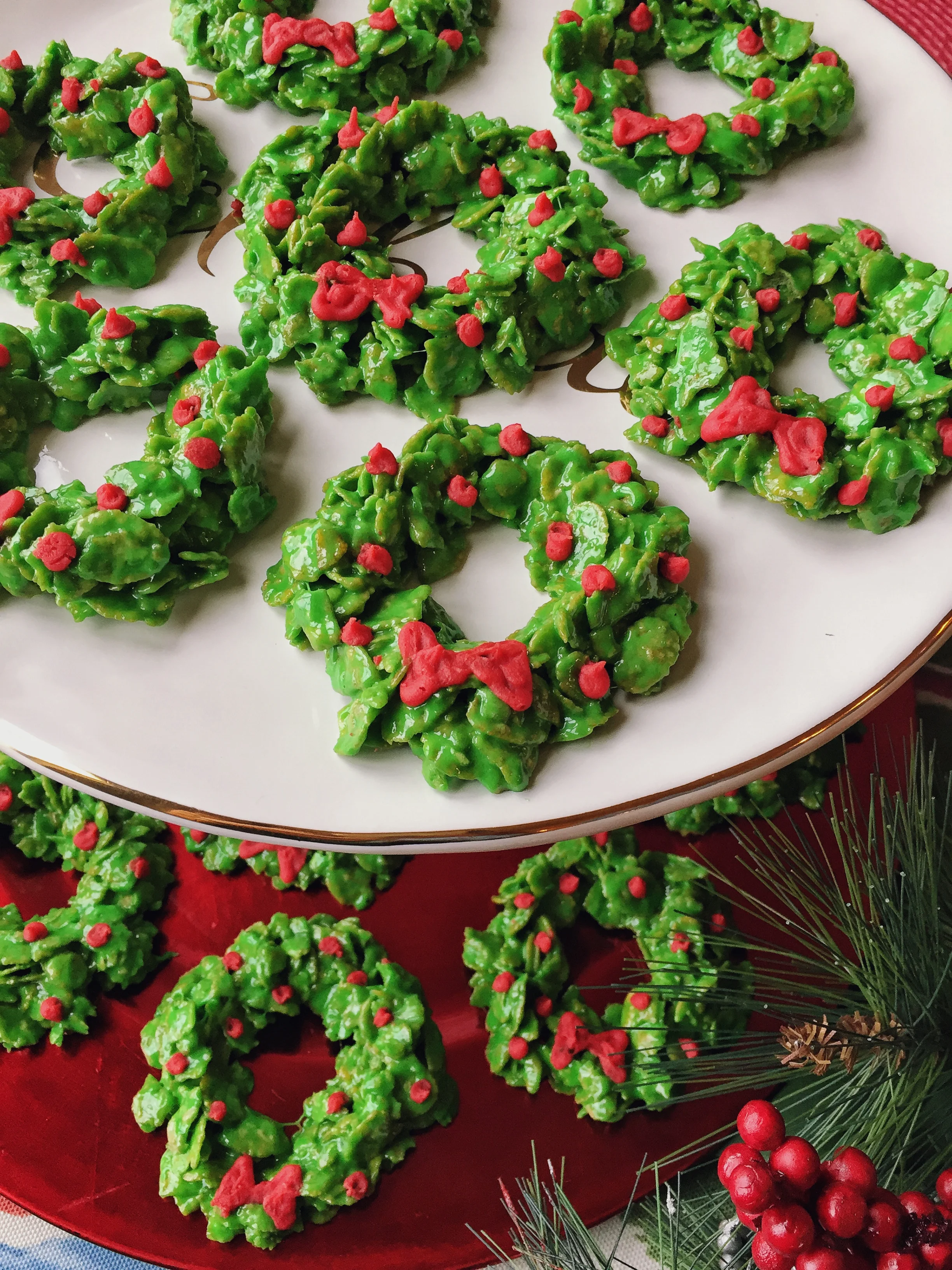 HOLIDAY CORNFLAKE WREATHS