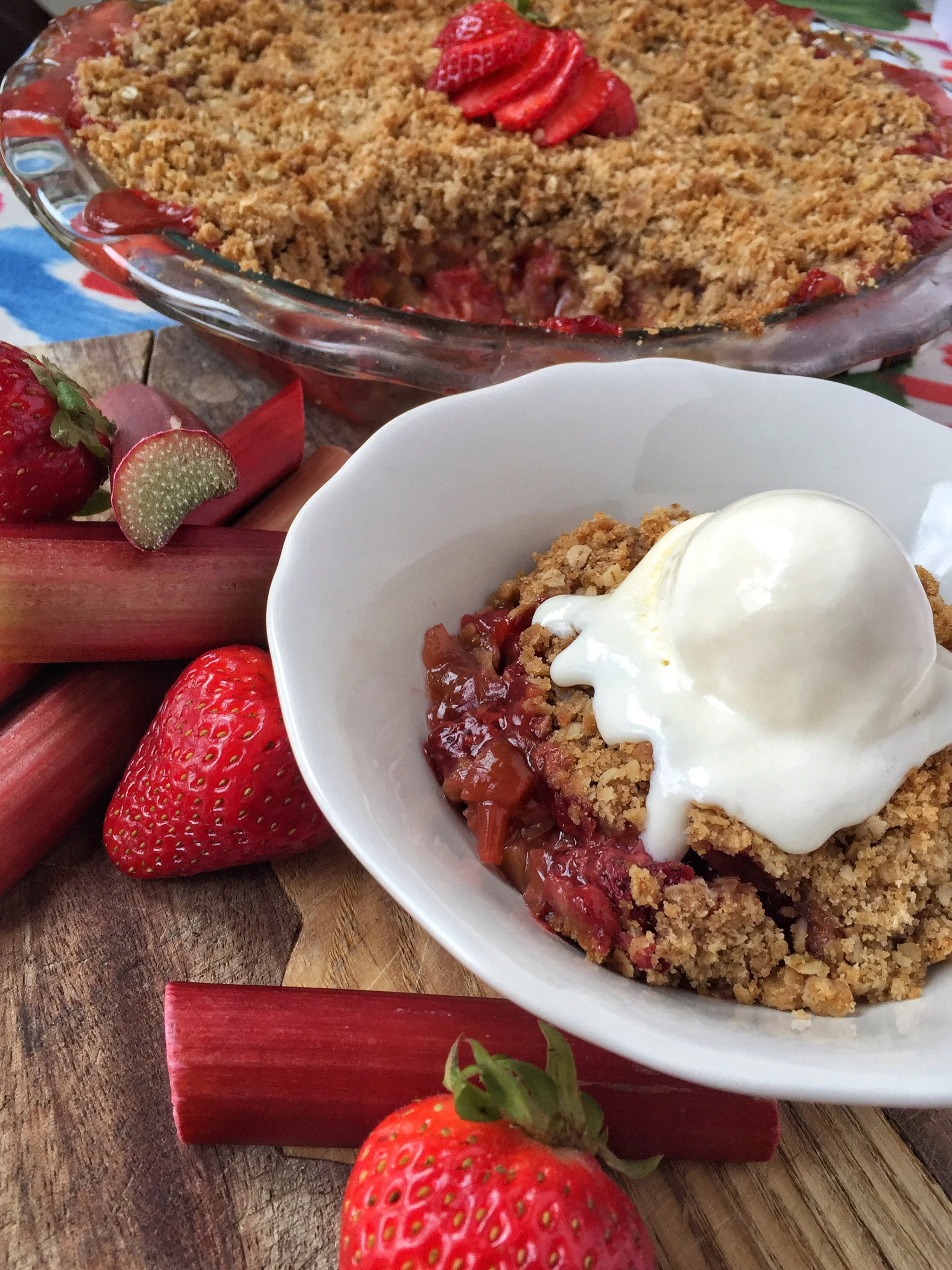 RHUBARB-STRAWBERRY CRISP