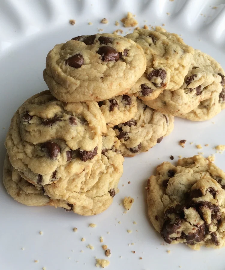 THE ONLY CHOCOLATE CHIP COOKIE RECIPE YOU'LL EVER NEED