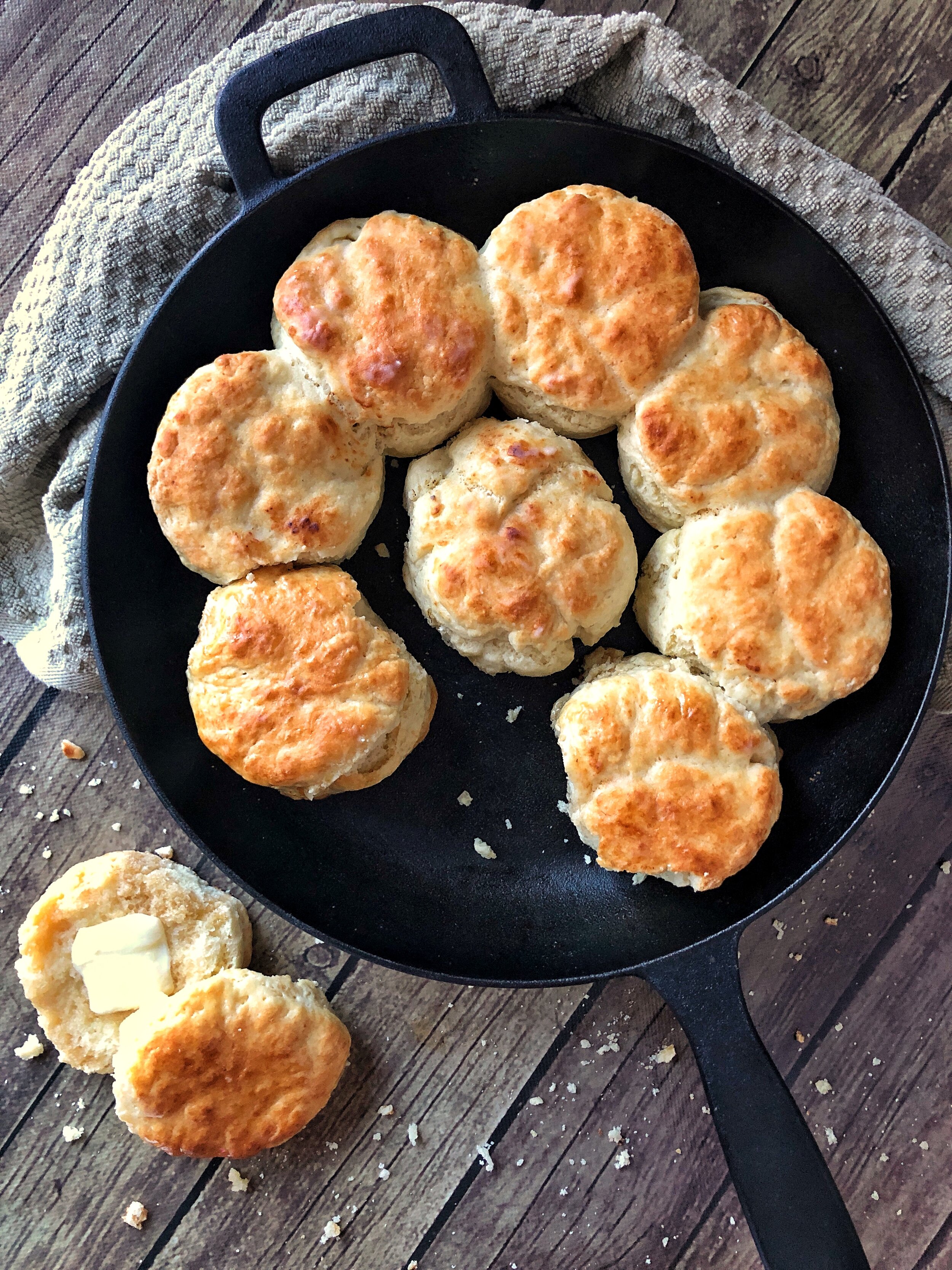 FLAKY BUTTERMILK BISCUITS