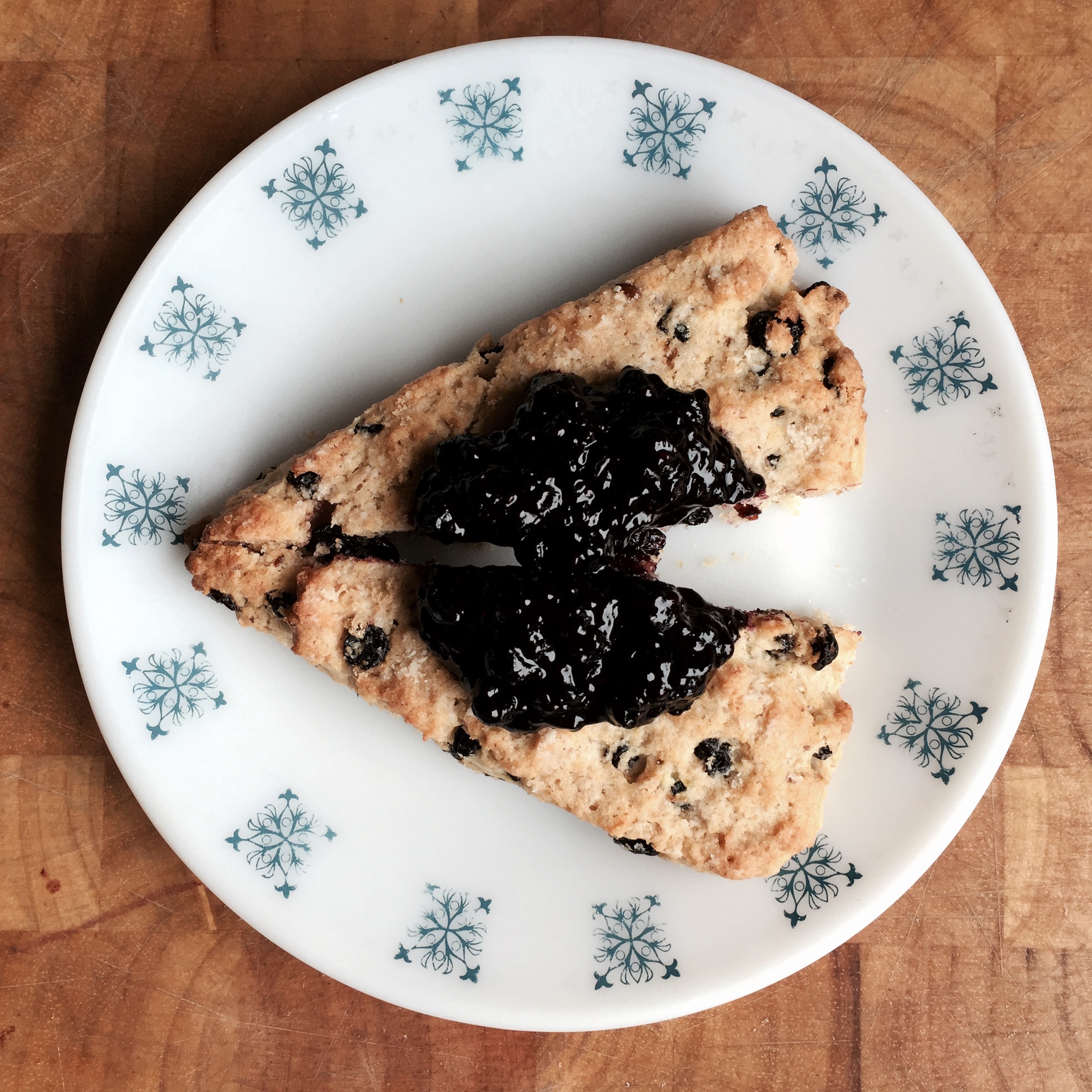 BLUEBERRY CHIA JAM SMOTHERED SUPERFREE IRISH SODA BREAD SCONES //