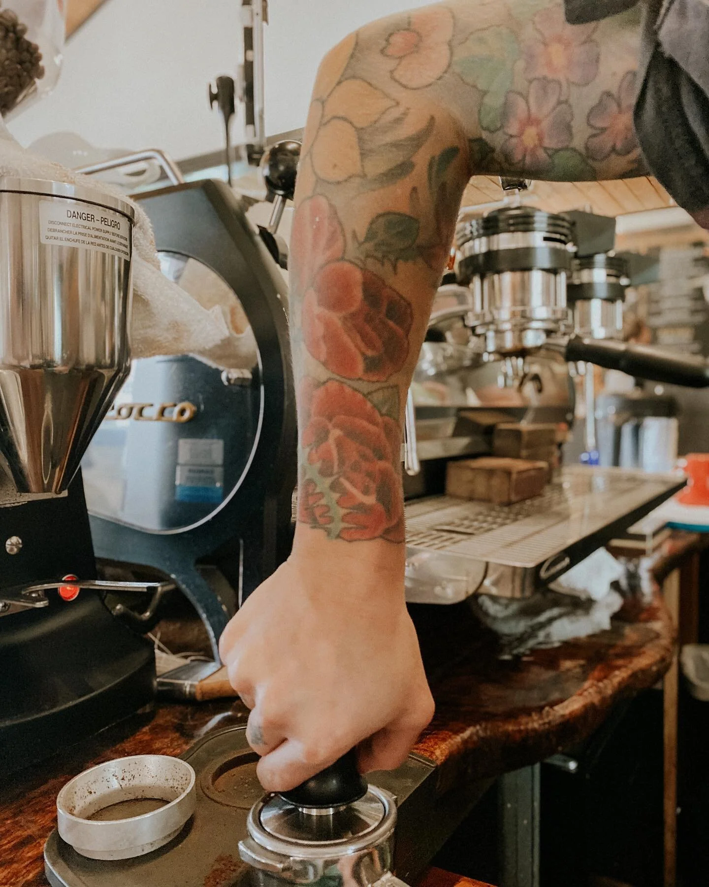 Guess in the comments which barista this tattooed arm belongs to!?