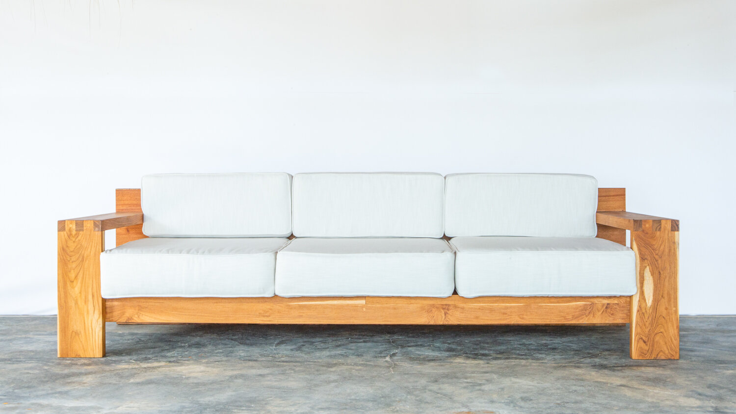 TLALLI_WOOD_COUCH_WEB_0001.jpg