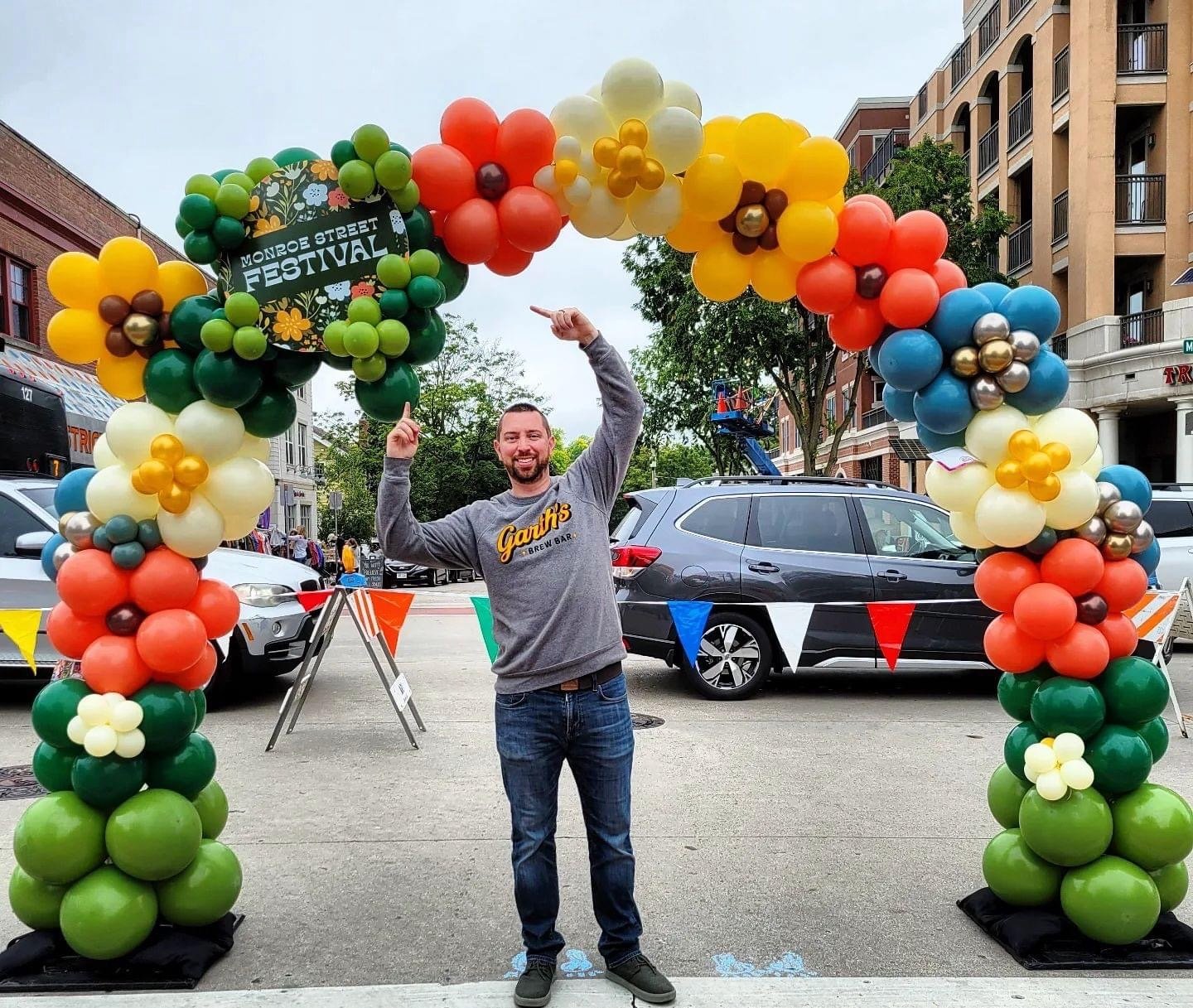 Monroe Street Festival 2022 Balloon Arch Garth - 1.jpeg