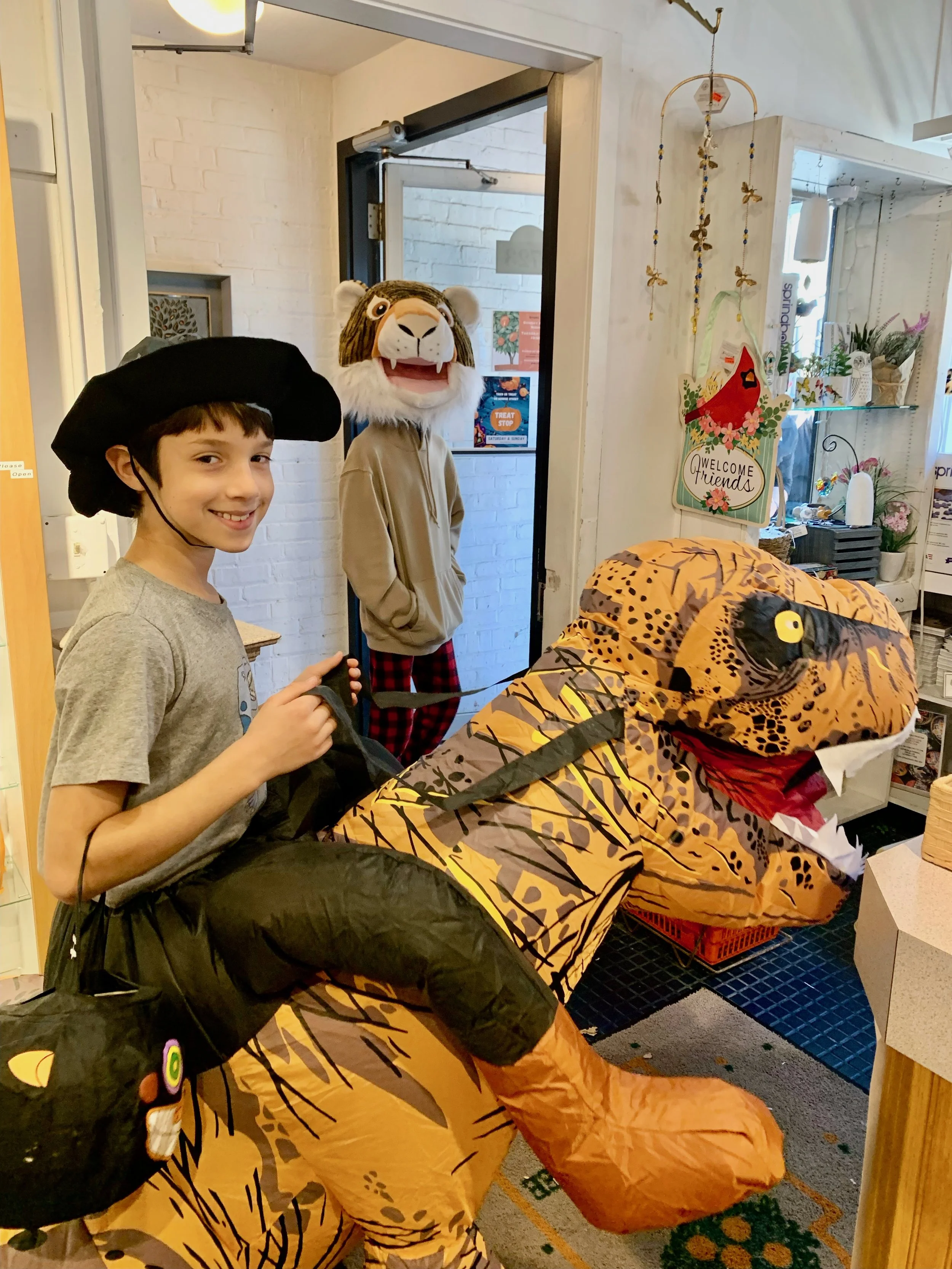 Trick or Treat on Monroe Street 2022 - 1.jpeg