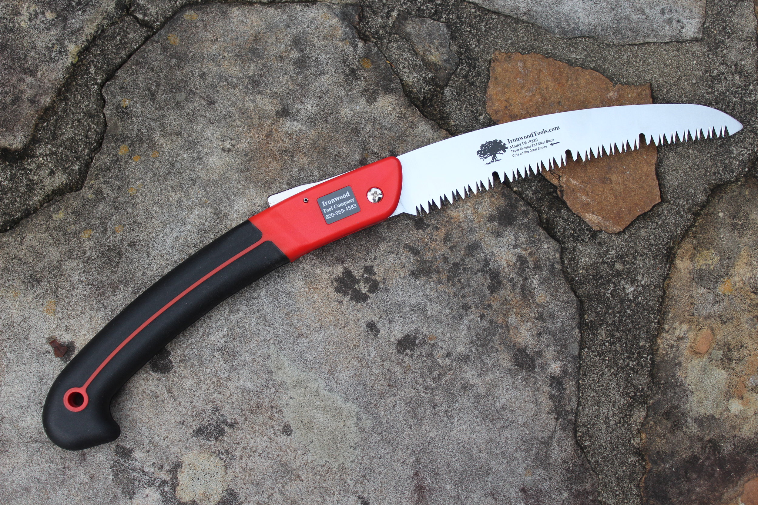 This Ironwood pruning saw has a slotted blade which helps with self-cleaning. Pitch and sap don't buildup as badly.&nbsp;