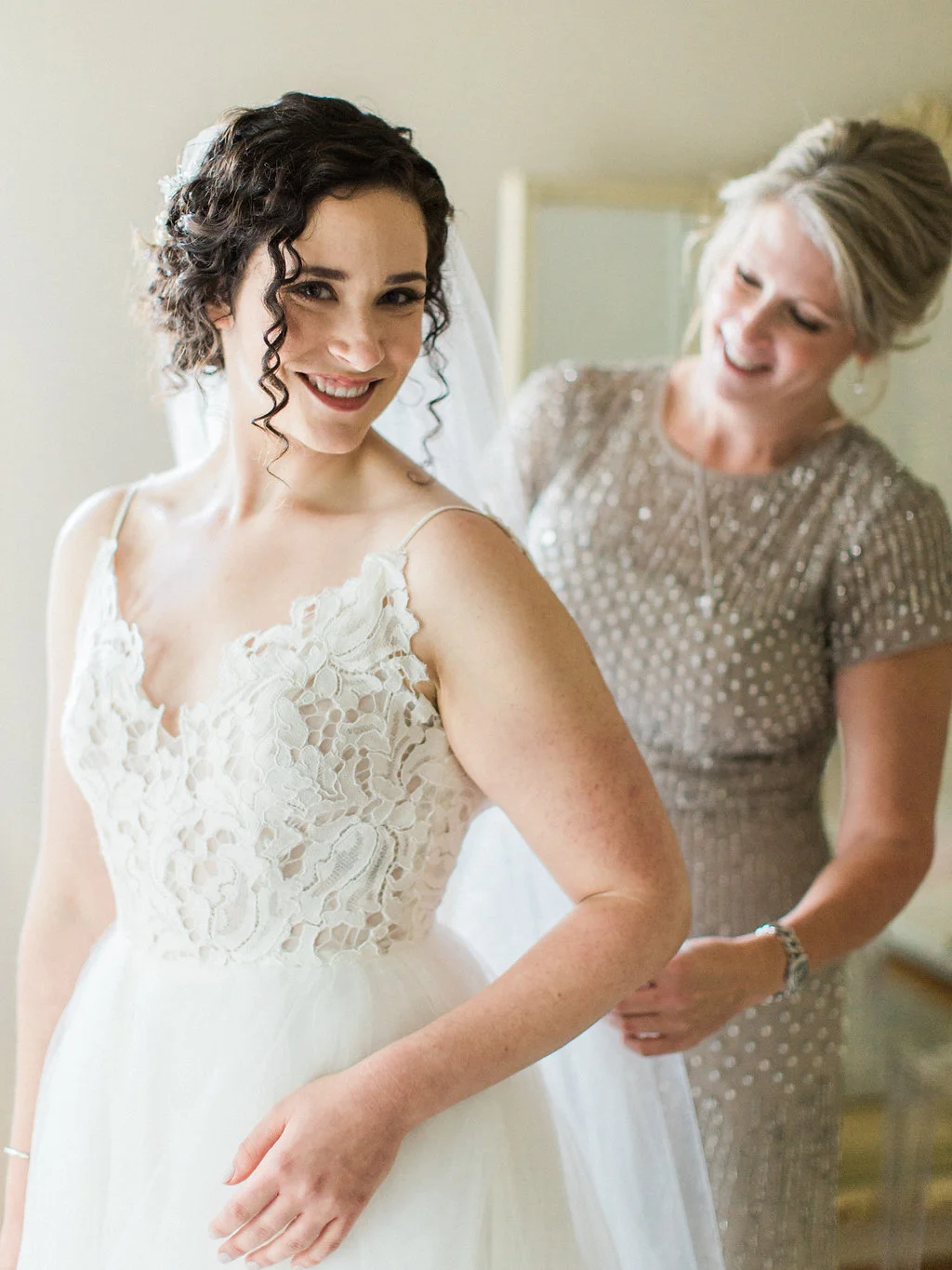 Holliday_Getting-Ready-072.jpg
