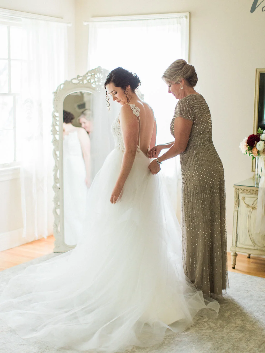 Holliday_Getting-Ready-054.jpg