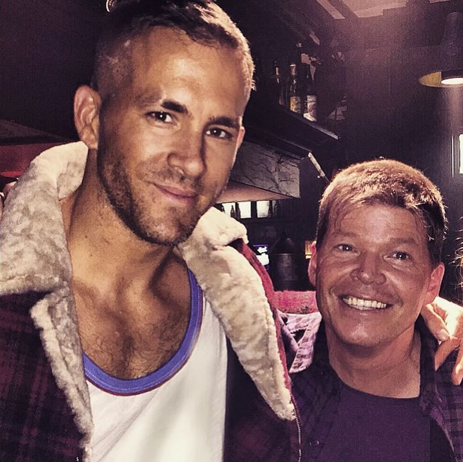 Liefeld and Ryan Reynolds on the set of Deadpool .